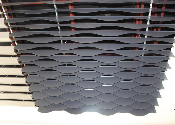 शॉपिंग सेंटर के लिए आधुनिक ब्लेड निलंबित धातु छत टाइल्स में जे आकार का प्लग