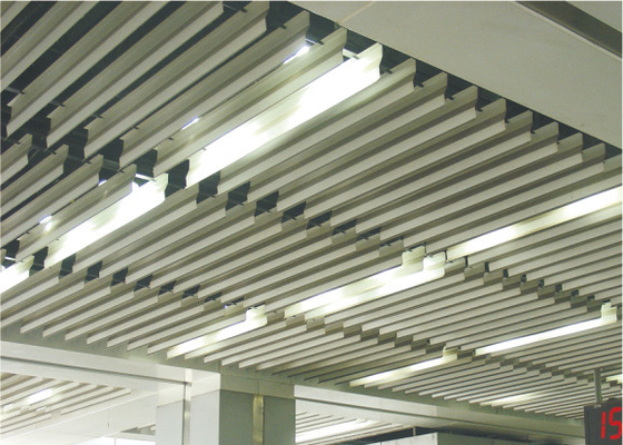 सजा धातु निलंबित एल्यूमिनियम छत के आकार 0.7mm आकार के कार्यालय छत टाइल्स के लिए