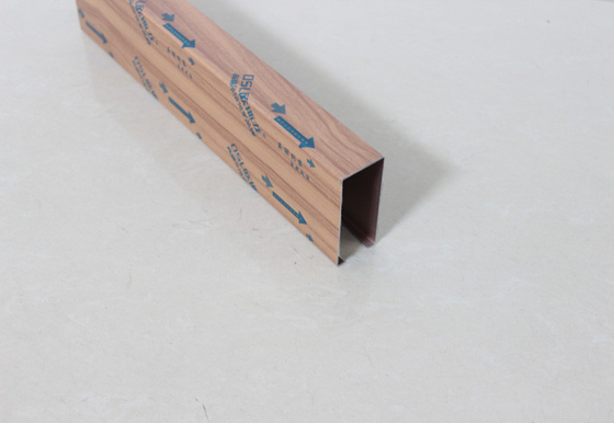 लकड़ी के रंग एल्यूमिनियम रैखिक ड्रॉप डाउन छत टाइल्स यू-आकार