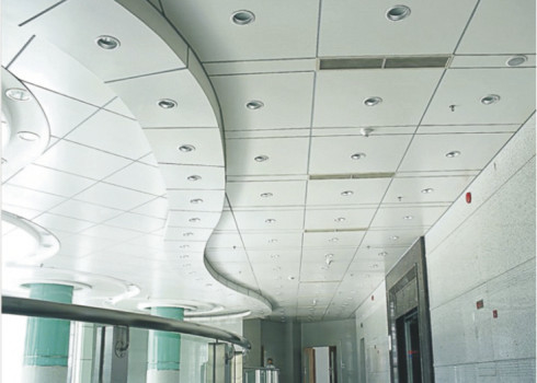 प्रदर्शनी हॉल के लिए निलंबित धातु छत एल्यूमिनियम पैनल के आकार / सीधे किनारे ड्रॉप करें